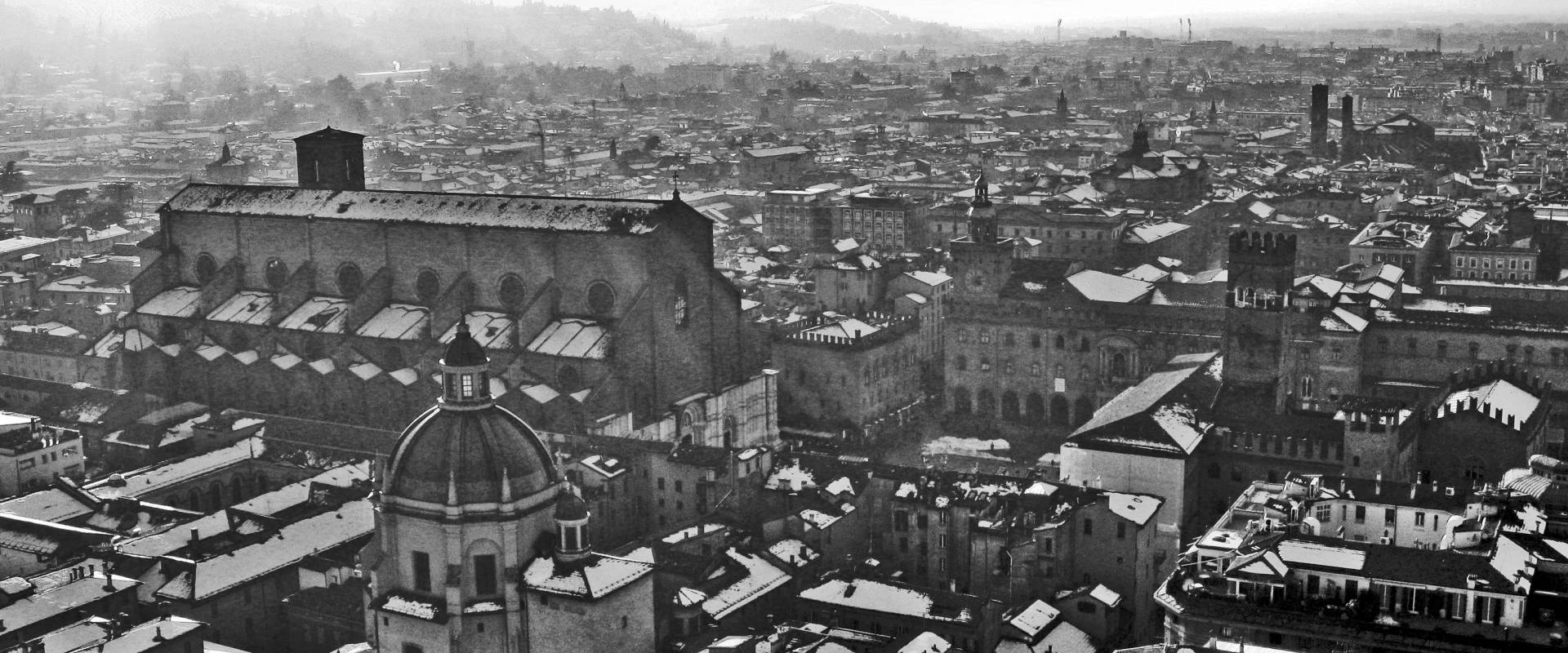 BO - Basilica San Petronio vista dalla Torre degli Asinelli photo by EvelinaRibarova